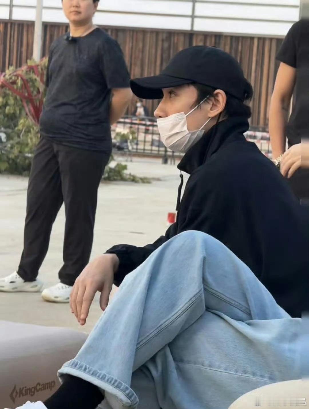 这么近那么美 影帝也得到河北话说梁朝伟都没有天天把“影帝”挂嘴边吧，粉丝还是谦虚