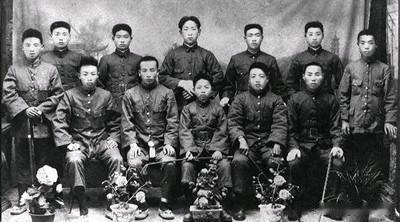 张甲洲（1907—1937），号平洋，黑龙江巴彦人，中共党员，红36军江北独立师