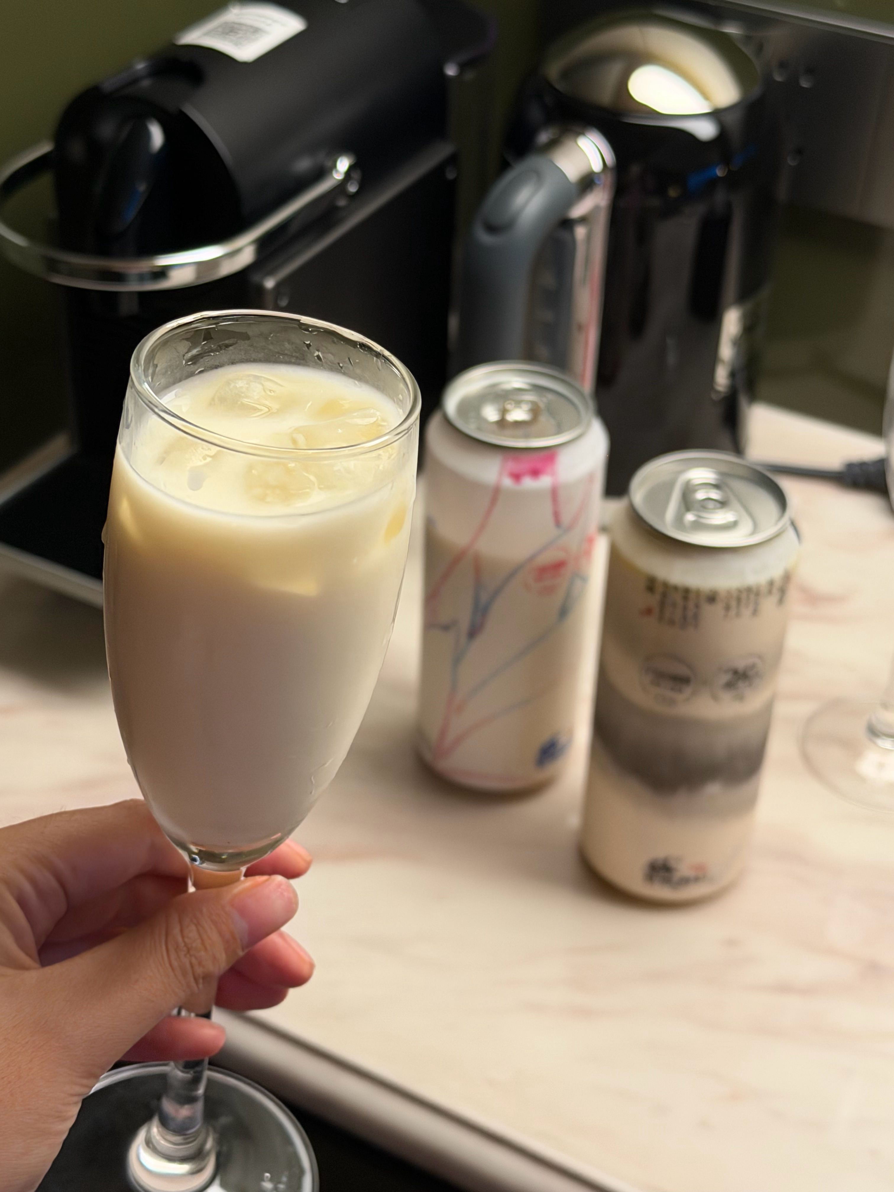 湖南网络好朋友从机场给我带的茶颜悦色～ 好幸福