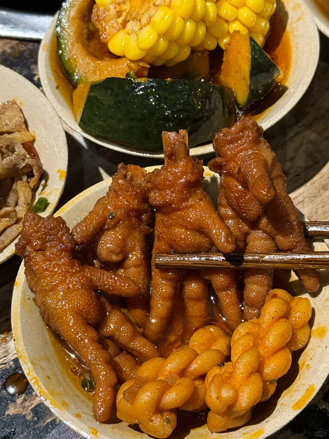 岳阳新路口附近！！（不太好找）但真的好好吃！！