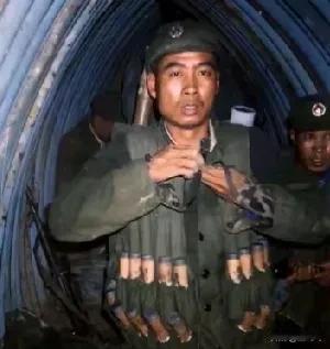 这是见习排长白润亮出征前的留影。
1986年10月14日，“兰剑 - B”行动打