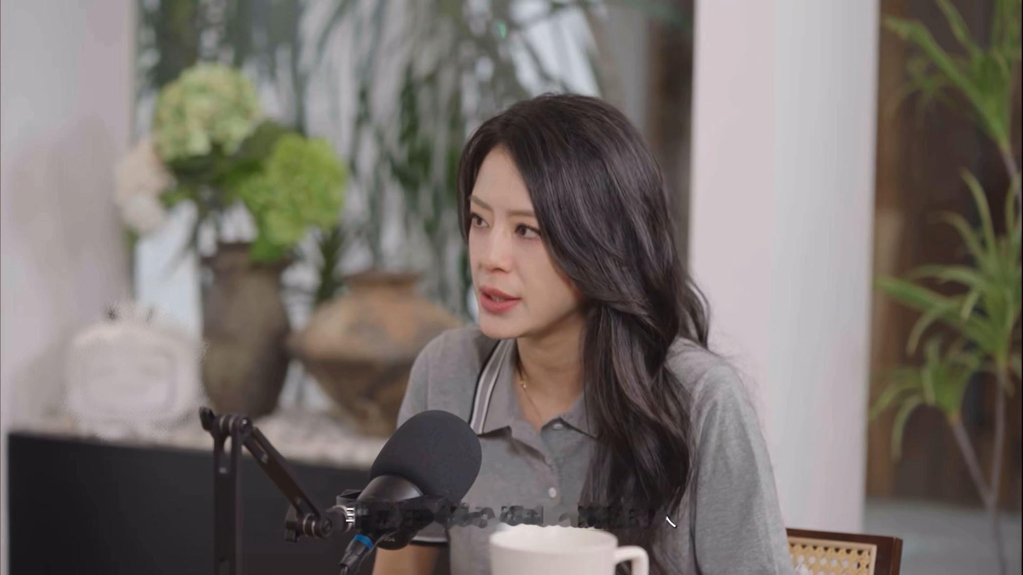 江语晨回应出道即顶配江语晨东北菜梦女面对出道就坐拥绝佳起点的标签，江语晨始终心怀