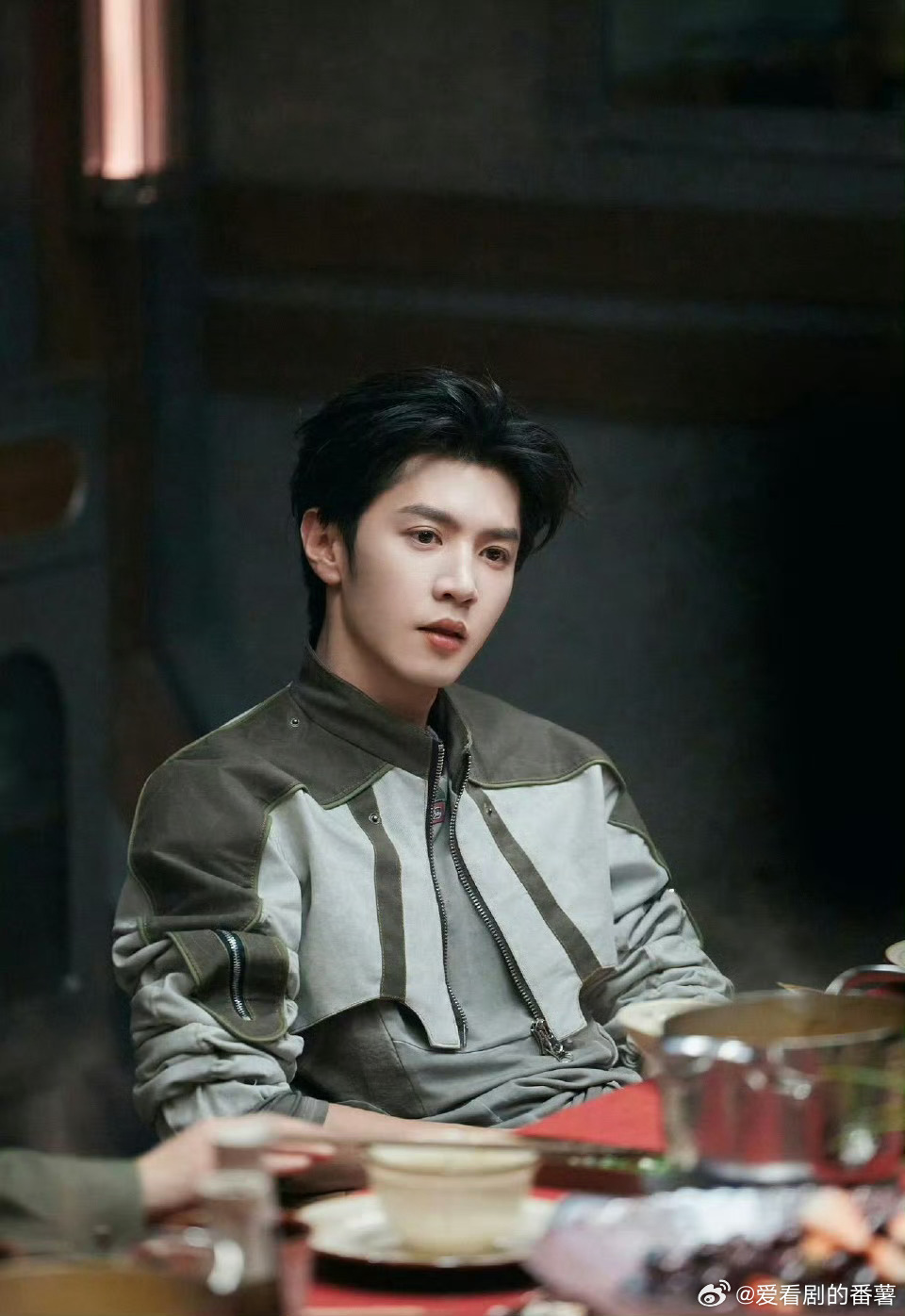 陈哲远祝大侦探生日快乐大侦探陈哲远送来生日祝福啦，侦心不改，一路相伴，祝大侦探生