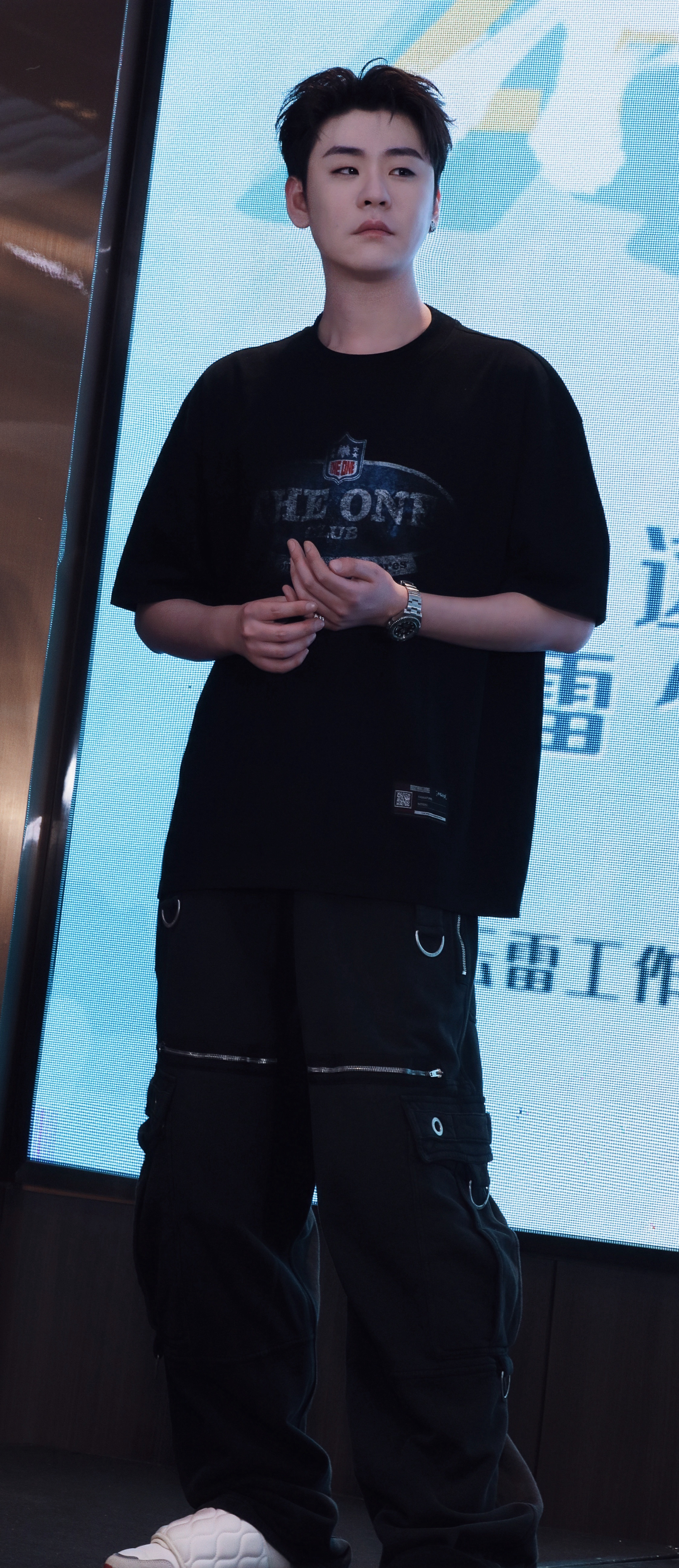 喜欢这次的穿搭 松弛又有点小酷 