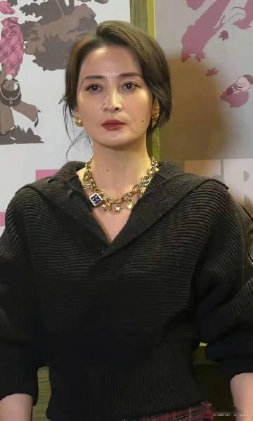 蒋勤勤好抗老的一张脸蒋勤勤冻龄状态 岁月仿佛在蒋勤勤身上按下暂停键，当年水灵依旧