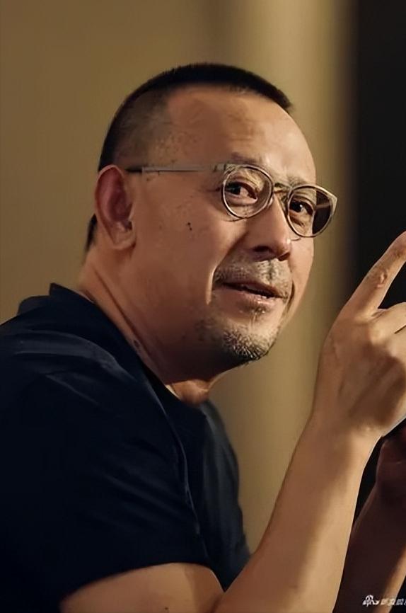演员，姜文说，大宅门这个戏，捧红了陈宝国，其实一开始，我想演这个来的，不知道他们