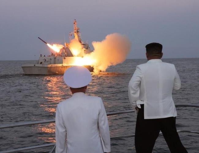 高市早苗为何要求见金正恩日本首相高市早苗怕天不怕地不怕的金正恩，她之所以要求见金