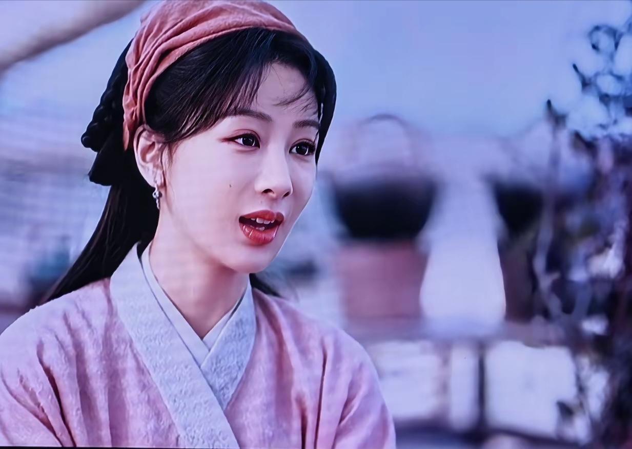 古装剧《家业》昨晚在央8黄金档播出第一、二集。
       《 家业》是描写明