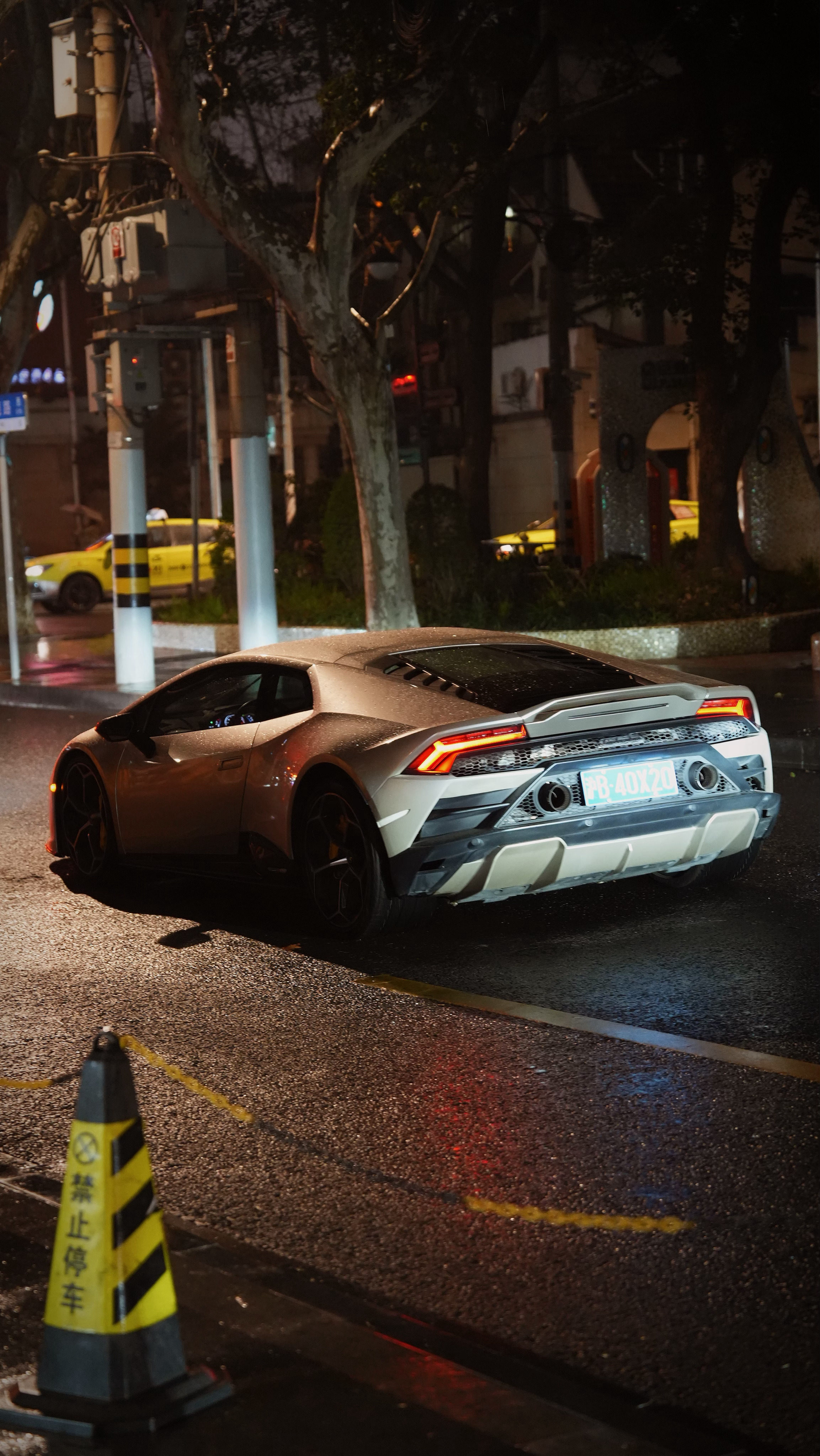 这种车，就你360度去拍它，都美的不行，什么时候才能买的起 上海·Plusone