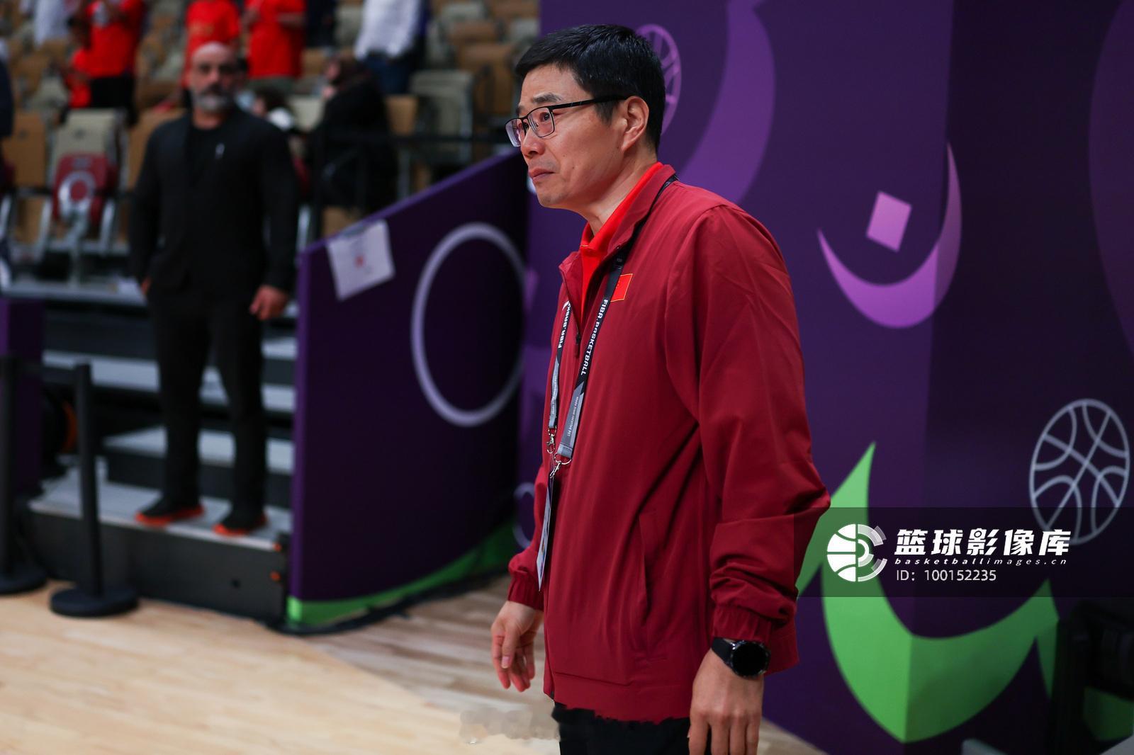 篮协主席郭振明全程陪伴国家队此次亚洲杯之旅，包括队伍平时训练以及教练组观赛考察对