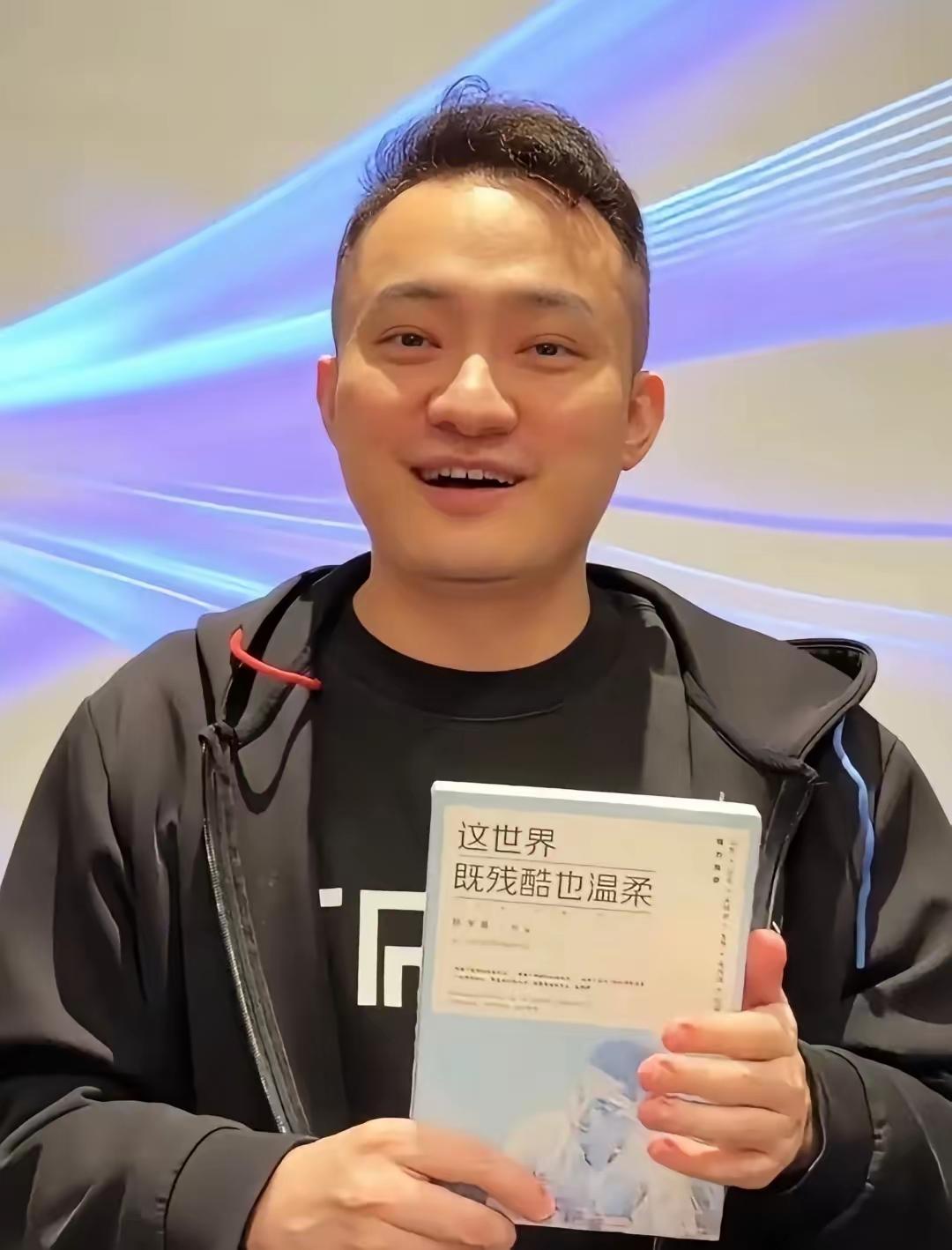 孙割与胡锡进的第二回合交锋拉开了帷幕。
孙割回应称
“老一辈人靠面子挣来的体面早