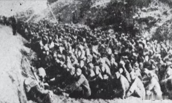 1937 年，南京城破，投降的中国军人被鬼子集中在一处山坳，他们不知道的是死神早