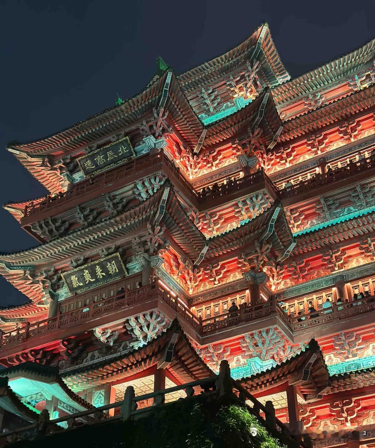 避雷滕王阁！

满怀期待购入50元门票，下午五点多匆匆从博物馆赶来，没想到却遭遇
