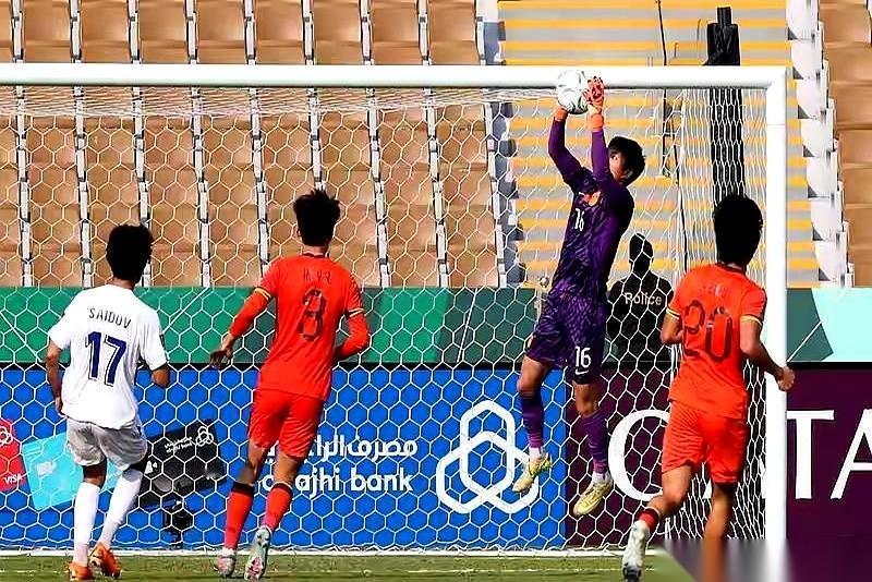 30多脚射门，80%的控球率，最后……输了。
说真的，我要是乌兹别克斯坦的球员，