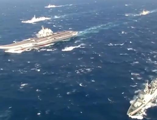 日本频频尾随偷窥辽宁舰？辽宁舰教你什么叫真正航母，“保镖”编队全方位无死角！
