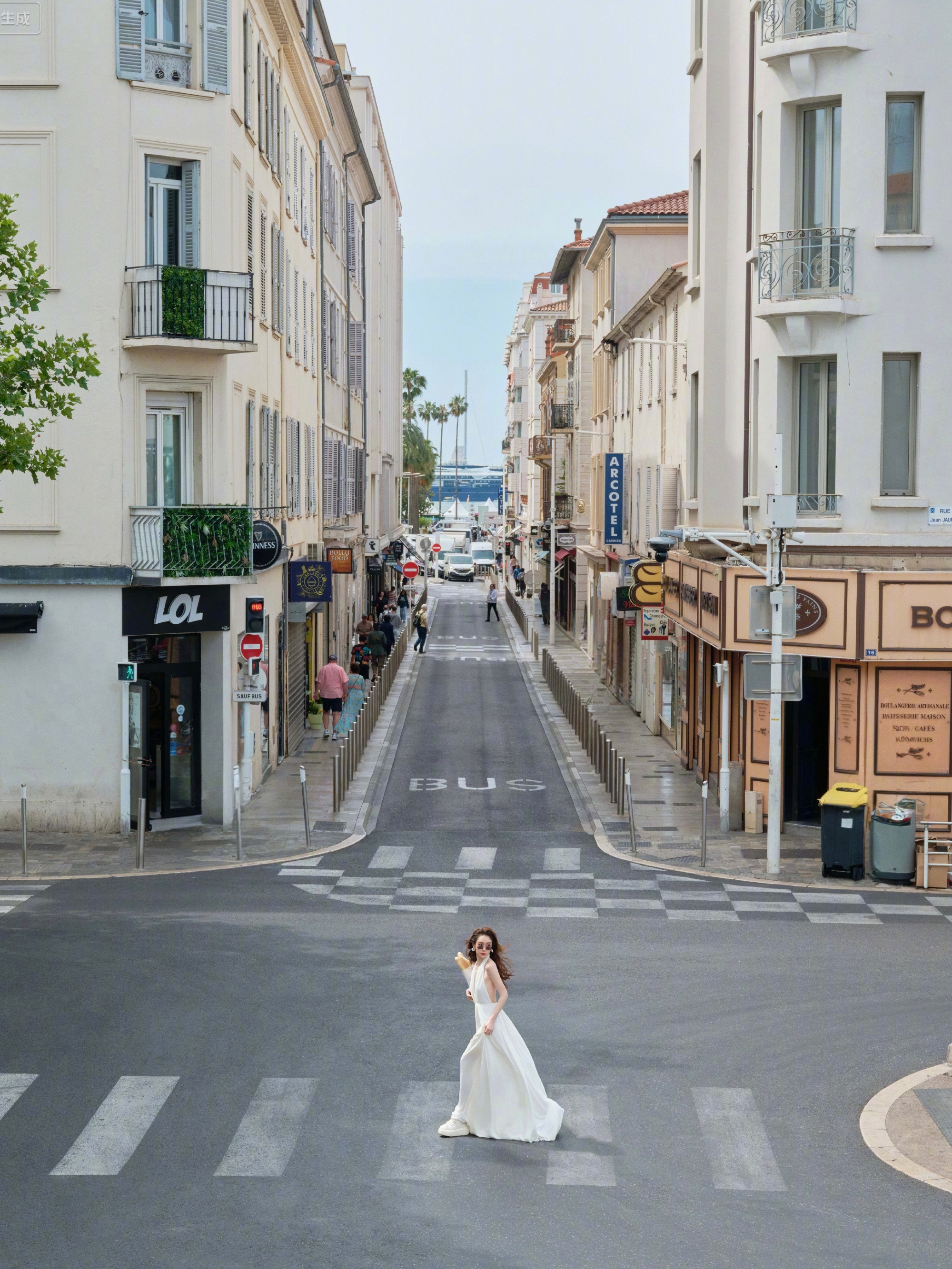 戚薇 in Cannes 