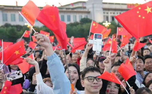 为什么美国打伊拉克不用找证据、俄罗斯进格鲁吉亚不用问联合国，而中国在自家南海种个