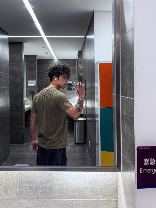 小臂总充血 但练不粗 感觉白爬墙了 ☹️