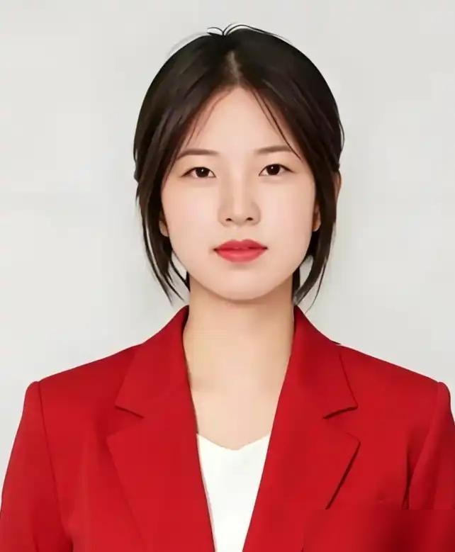 姜萍考上本科了，跟两年前所有人猜的都不一样。

当初她以中专生身份拿下阿里全球数