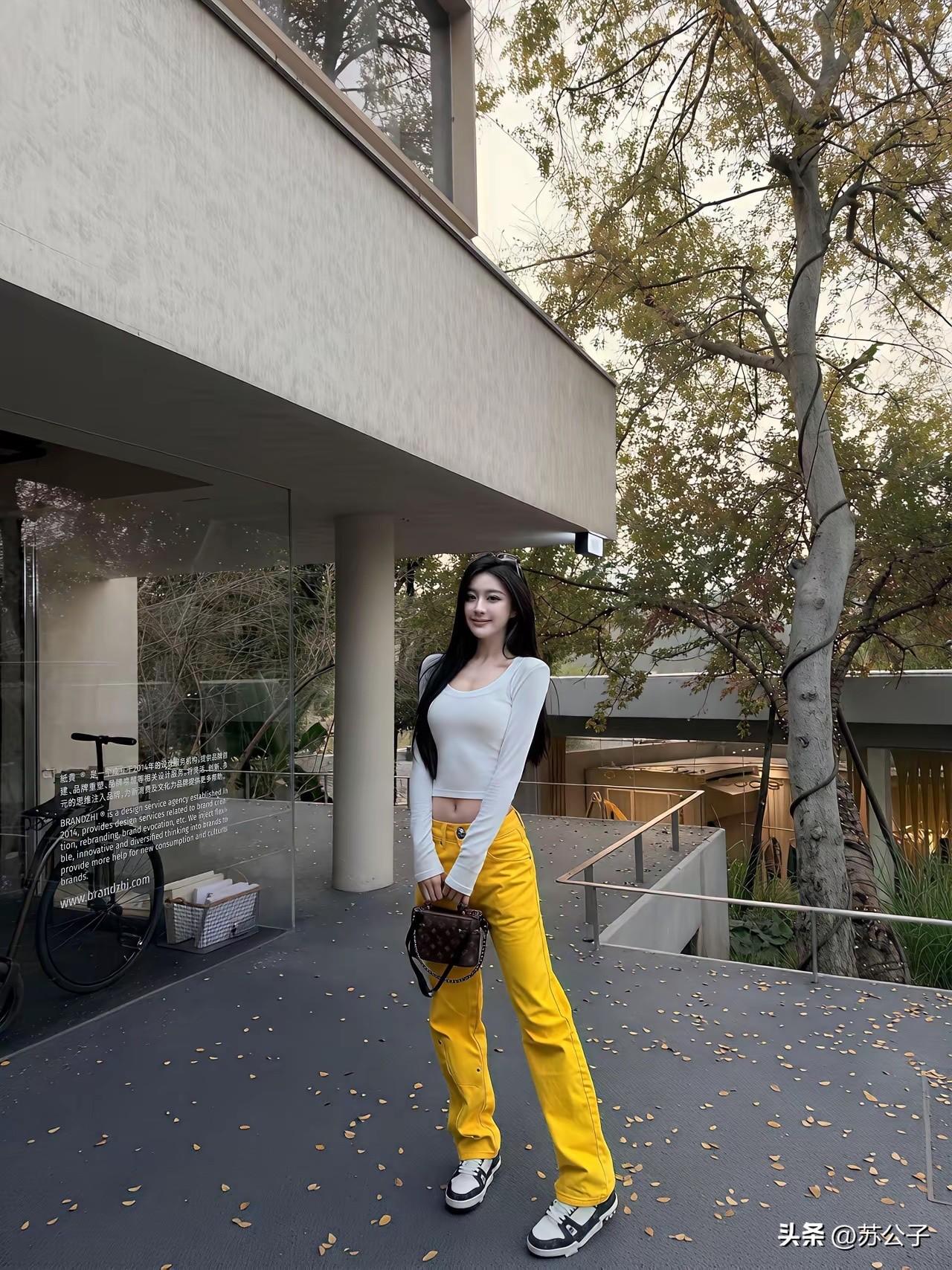 靠冗长时间慢慢忘记的人
根本就经不起见一面
千言万语卡在喉咙
连直视你的勇气都没