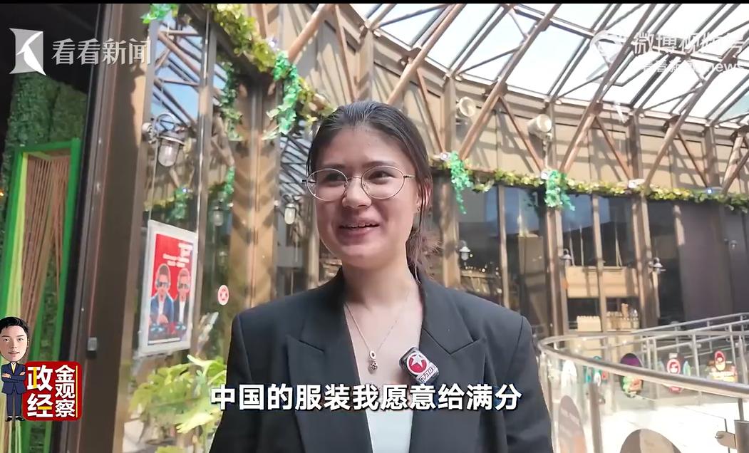 昨日，我们老同学聚会，跟我关系还不错的老刘谈起他儿子在俄罗斯的工作情况，很是自豪