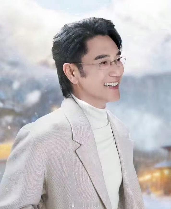 林依轮风格大变 天呐！林依轮这是风格“大换血”啦！从潮流私服到舞台时髦精，再到新