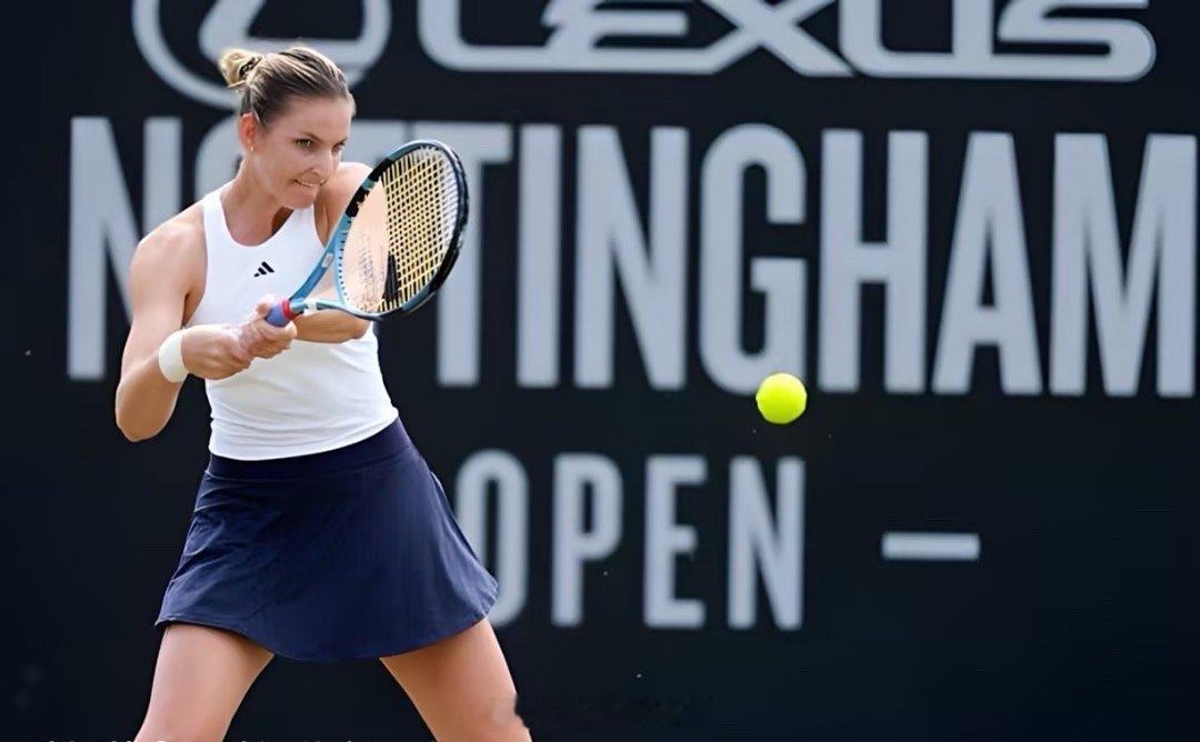 北京时间6月19日凌晨，2026年WTA250诺丁汉站女单第二轮。东道主球员克鲁