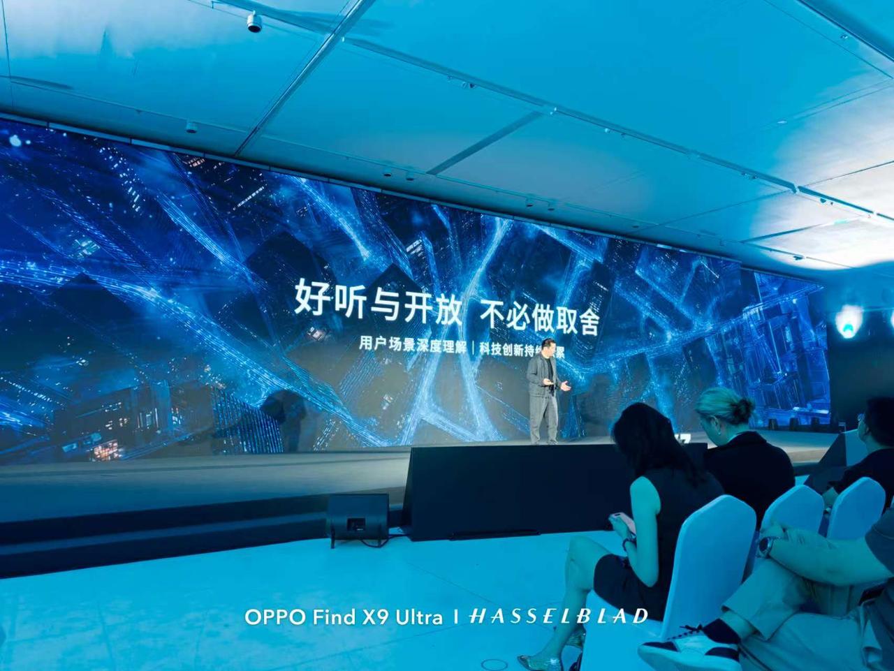 别说OpenSwim Pro 2还挺好看，带来琉璃海和鲸鱼灰两款配色，续航也可以