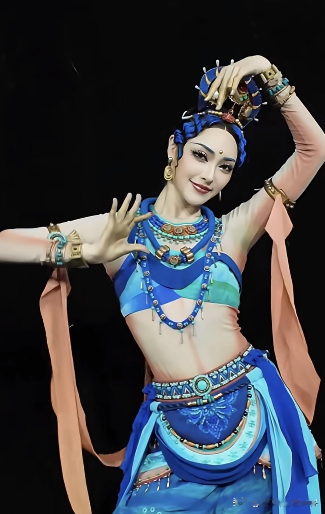 不是我说， 
2026的央妈春晚， 
不知道是哪个天才想出来的，《丝路古韵》真的