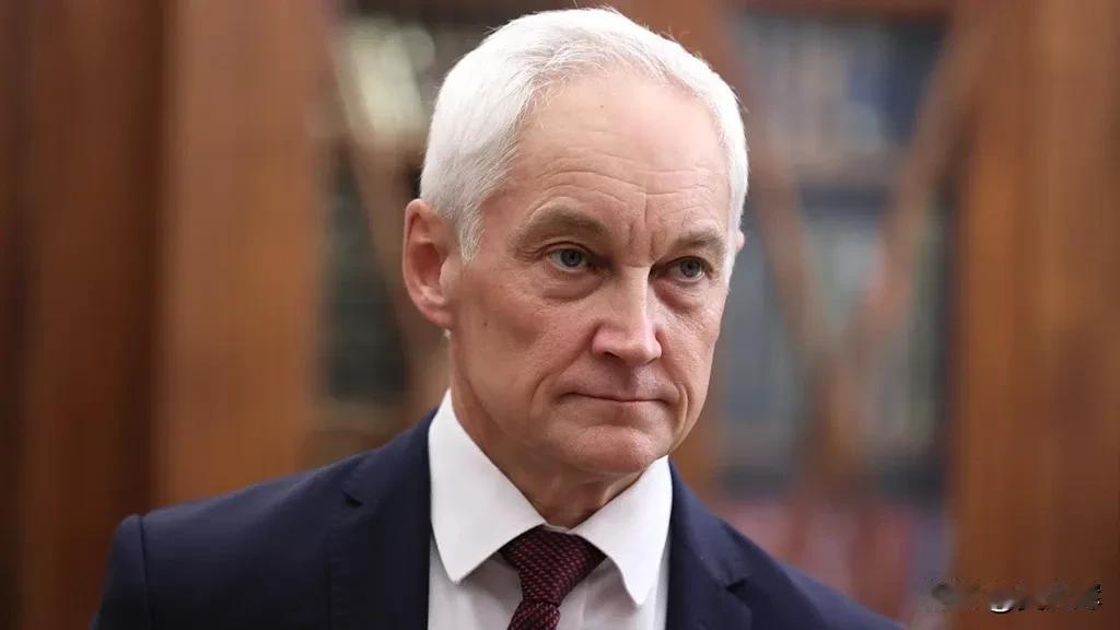 俄联邦国防部长安德烈·别洛乌索夫祝贺战略火箭军官兵和退伍军人节日快乐

俄罗斯联