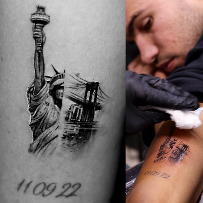 阿尔卡拉斯的新纹身图案特写~下面的一串数字是之前2022年第一次美网夺冠时纹的捧