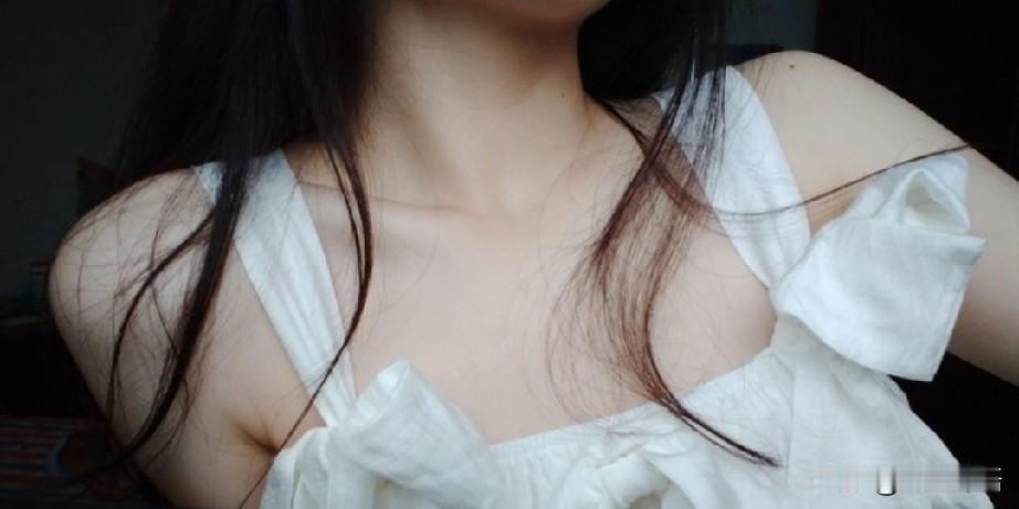 清凉着装被突然回家的女婿撞见，尴尬到姥姥家了

各位中年姐妹们，你们有没有清凉着