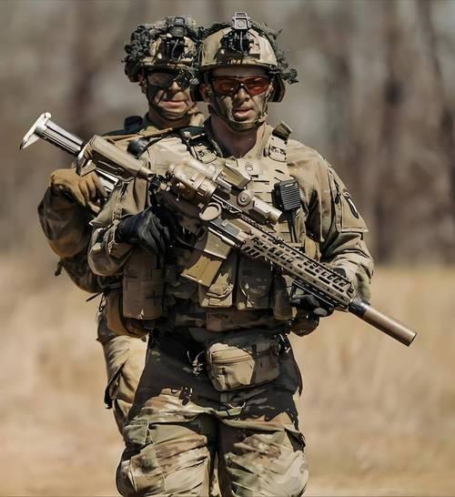 特朗普现在也不装了，因为美军调集的特种部队和空降兵以及两栖登陆部队基本上已经抵达