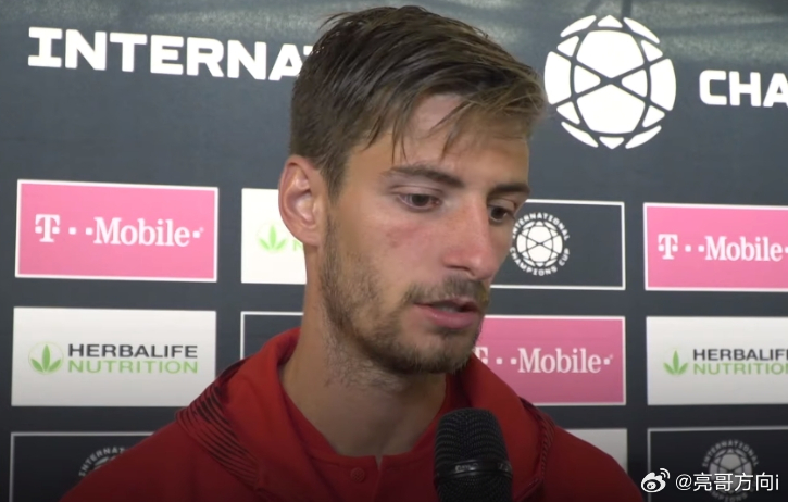 米兰后卫加比亚在本周接受采访，谈到了本赛季的意甲争冠形势。目前米兰在意甲积分榜排