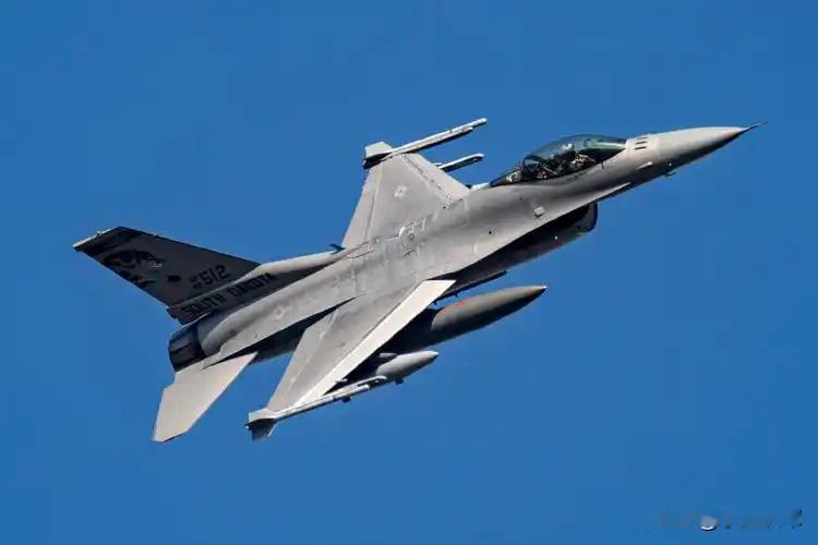 战局彻底变天！F16拿下关键首杀，俄乌局势迎来重大转折
俄乌战场看似近期没有大规