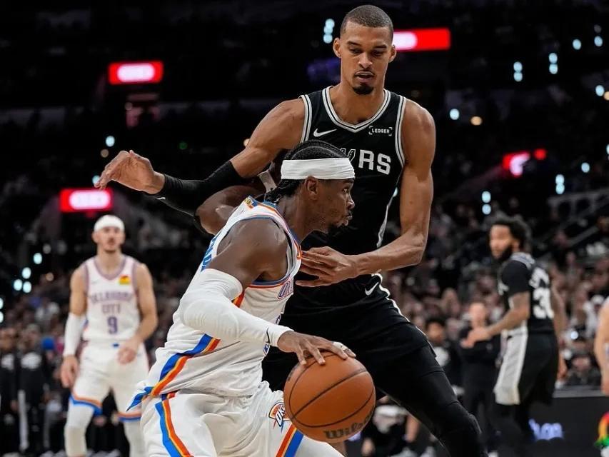马刺3比3雷霆 北京时间5月29日，NBA西决G6，马刺以118-91大胜雷霆，