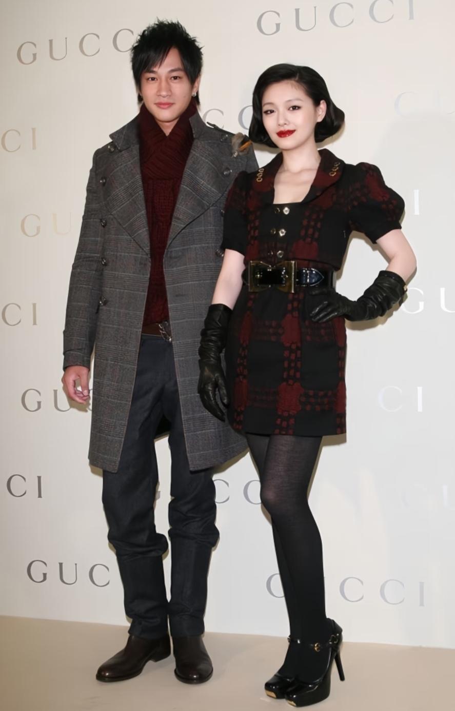 看到大S当年和身高186的何润东同框合影，真的很惊艳。她穿上高跟鞋后，整个人显得