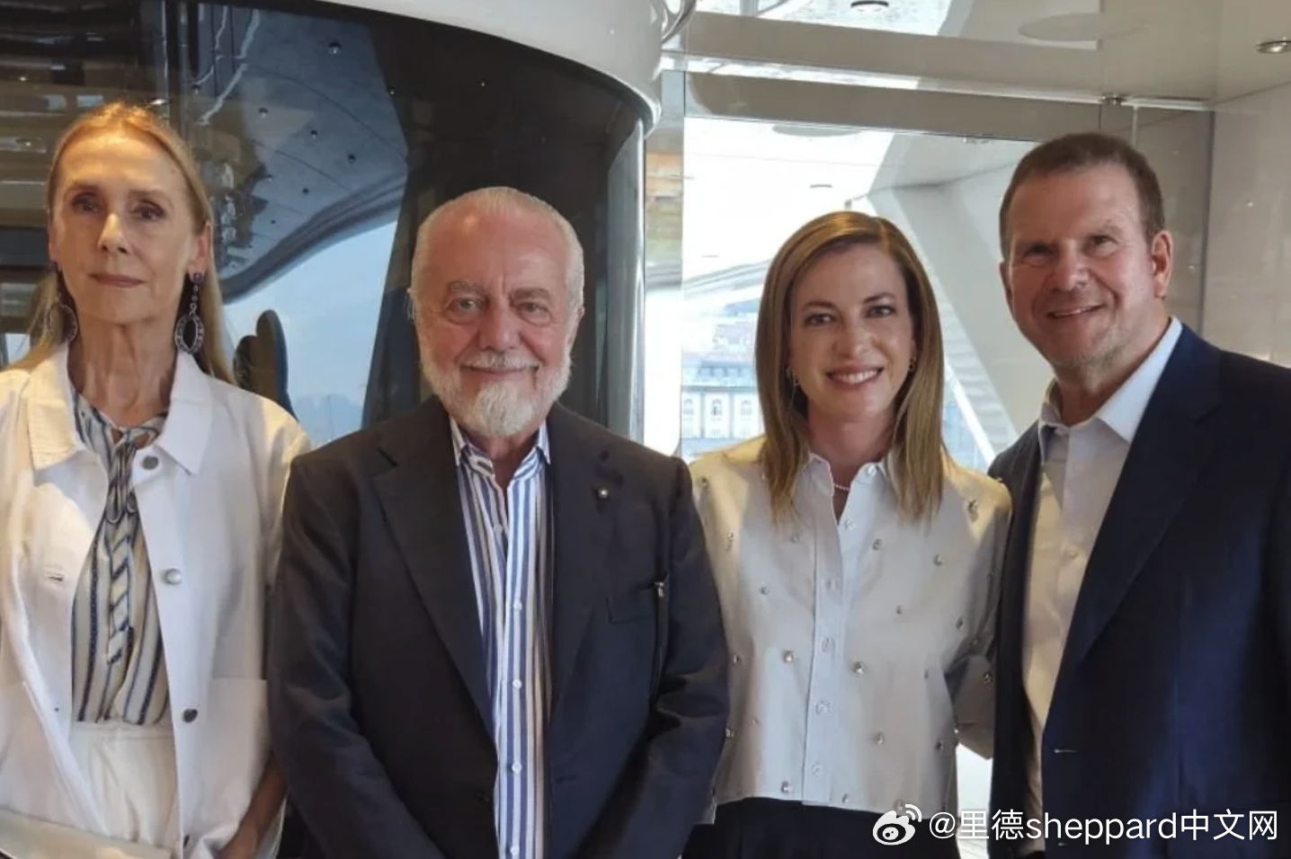 费帝和德劳伦蒂斯会面，未来可能收购那不勒斯据意大利媒体报道，前天下午，奥雷利奥·