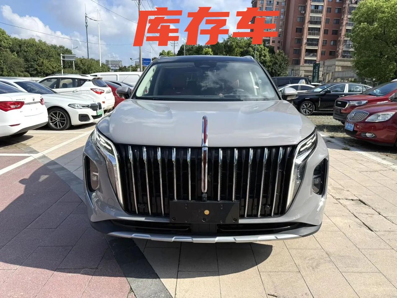 车型：红旗 2023款 HS7 48V 2.0T 四驱旗领版7座
​车况：原版原