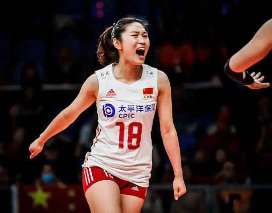女排VNL第三周首场比赛后前12积分榜!
美国🇺🇸：23分（8胜1负）
巴西