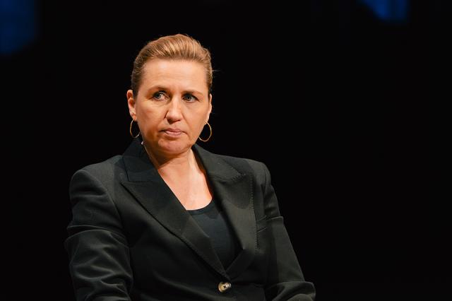 太突然了，丹麦首相突然辞职，干脆利落地给国王腓特烈十世递了辞呈明明还是第一大党，