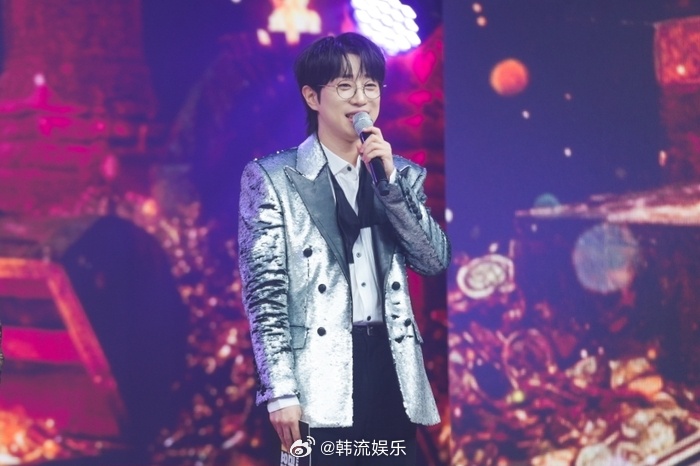 【歌手安成勋担任TV朝鲜综艺节目《黄金星期五》新MC】继曾以特别MC身份活跃的利