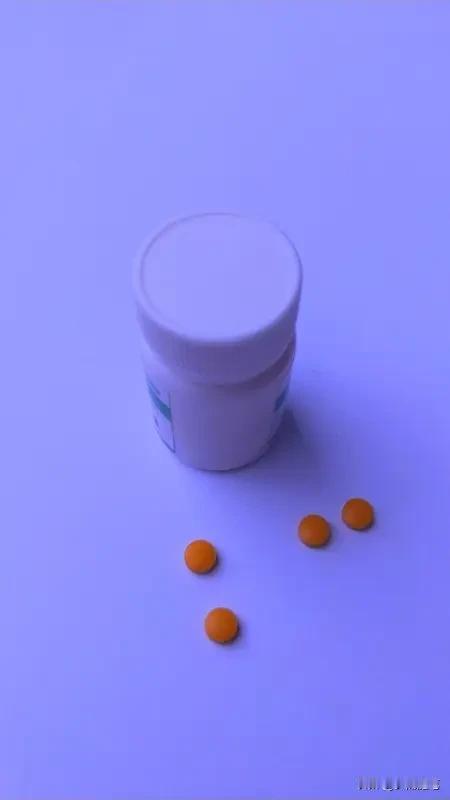 药物可以治疗焦虑症吗? 药物能治疗焦虑症，但得在医生指导下用。焦虑症治疗方法多样