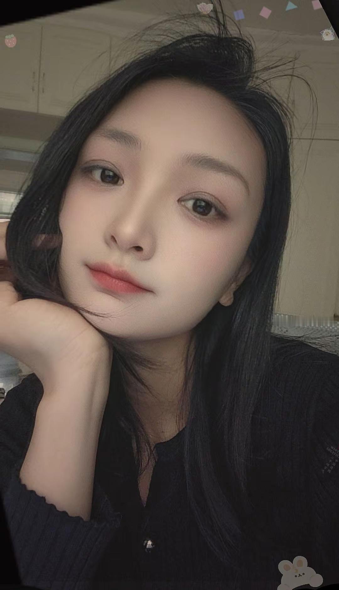 “男人们醒醒吧！当一个女人张口闭口问你要前的时候，说明这个女人并不是真心爱你可能