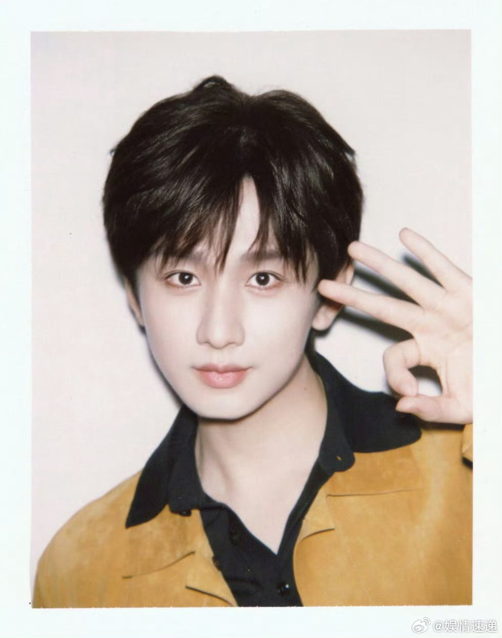 成毅三张元宵明信片成毅元宵明信片真的 