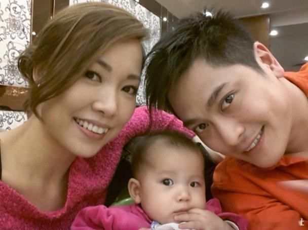 2002年落選港姐關伊彤（Anita）在2004年曾與黎諾懿、鍾嘉欣、楊秀惠、崔