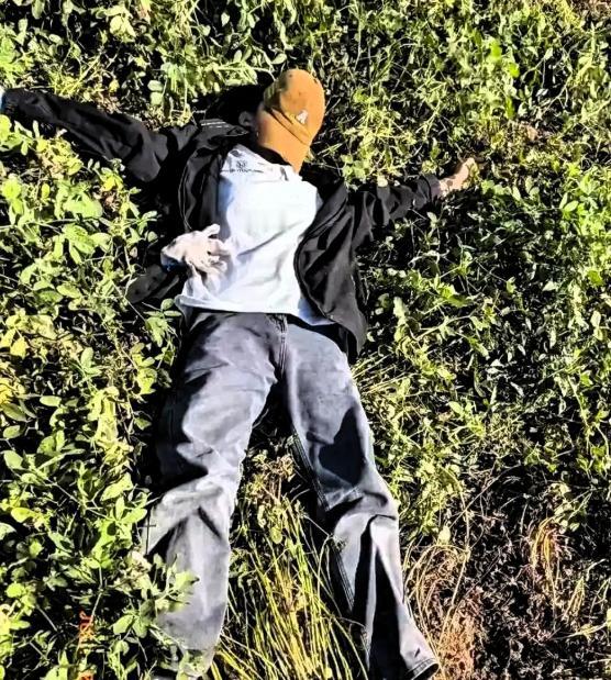 成绩还没公布，一个18岁的男孩却已经把自己的人生判成了“落榜”。他离开河南周口的