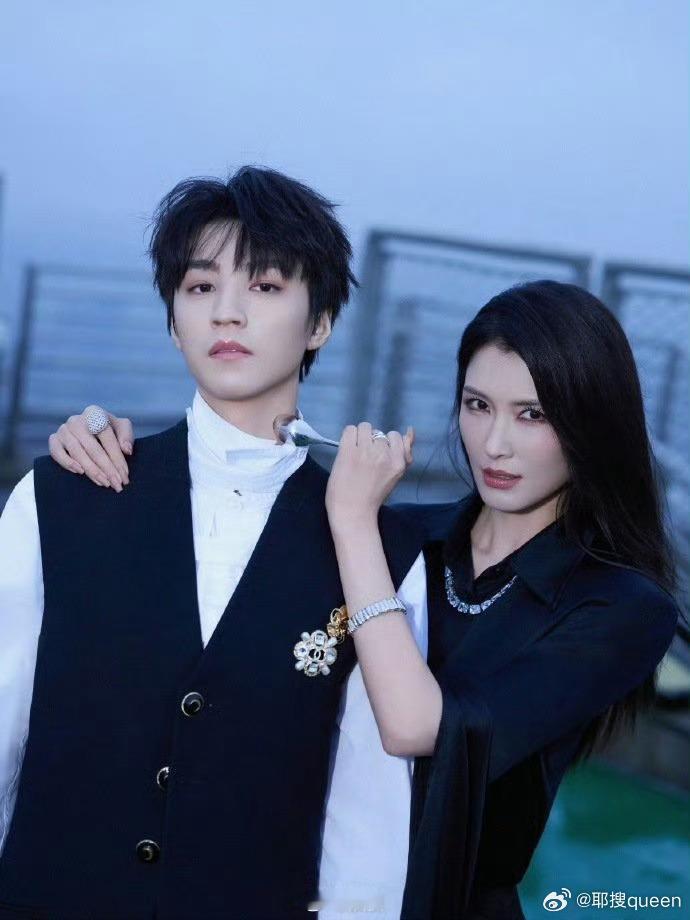 姐姐们演我看王俊凯这反应谁看了不说一句世另我！姐姐们见到王俊凯登场又惊喜又呆萌，