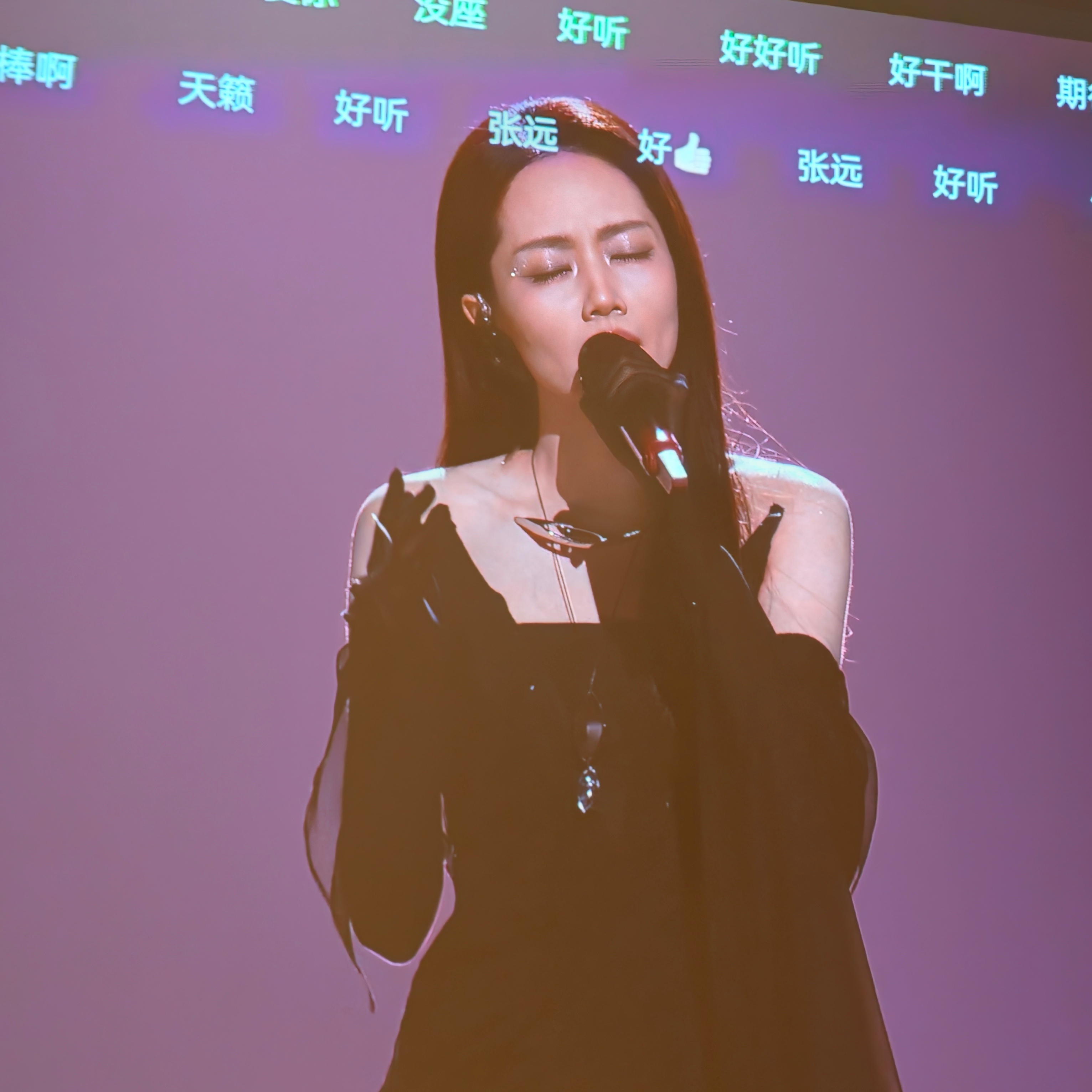 歌手直播 某种意义上说，刘惜君是最适合“歌手”舞台的那一类歌手，她的声音辨识度足