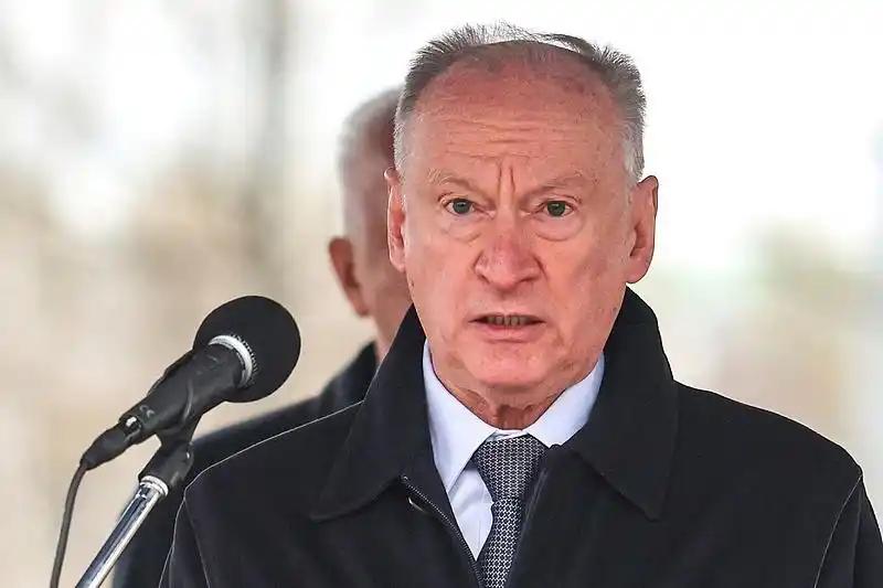 俄罗斯不再忍了，直接亮家伙全力保障自家海上航运安全，西方彻底没辙了。
 
这次放